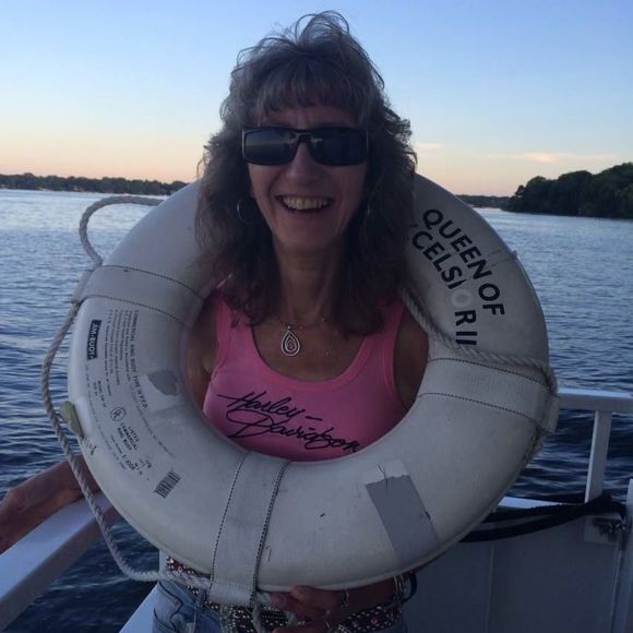 Meet your Posher, Deedra - Picture 1 of 1